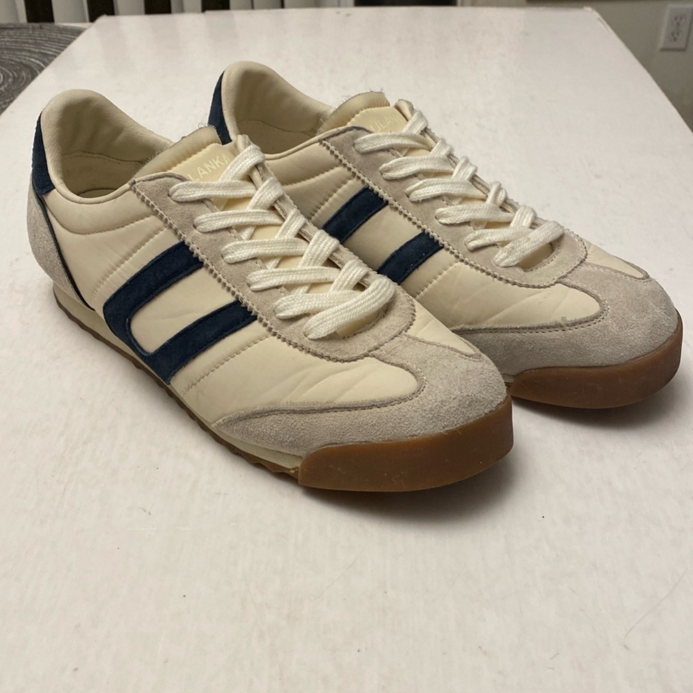Essentials by ULANKA Men’s Sneakers Size 11US